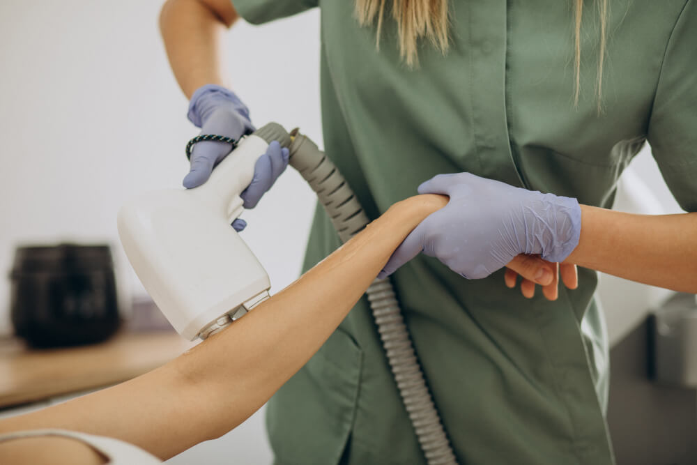 Endermologia – jak przeprowadzane są zabiegi za pomocą specjalistycznych urządzeń
